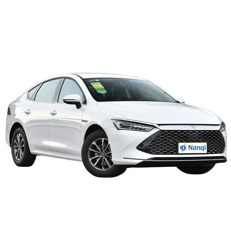 Carros BYD Plug In SUV híbrido BYD Qin Plus DM-I 4 portas 5 lugares