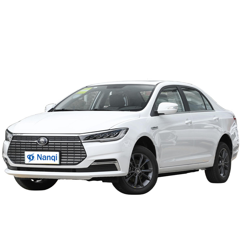 Pure Electric BYD Qin EV Veículos de Nova Energia 136P 4 portas 5 lugares Sedan