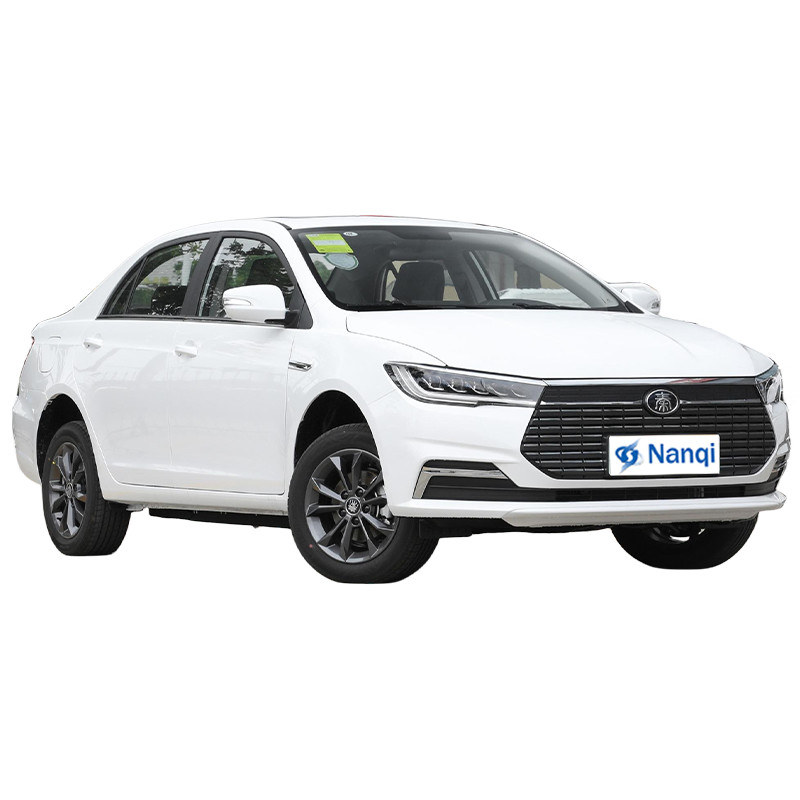 Pure Electric BYD Qin EV Veículos de Nova Energia 136P 4 portas 5 lugares Sedan