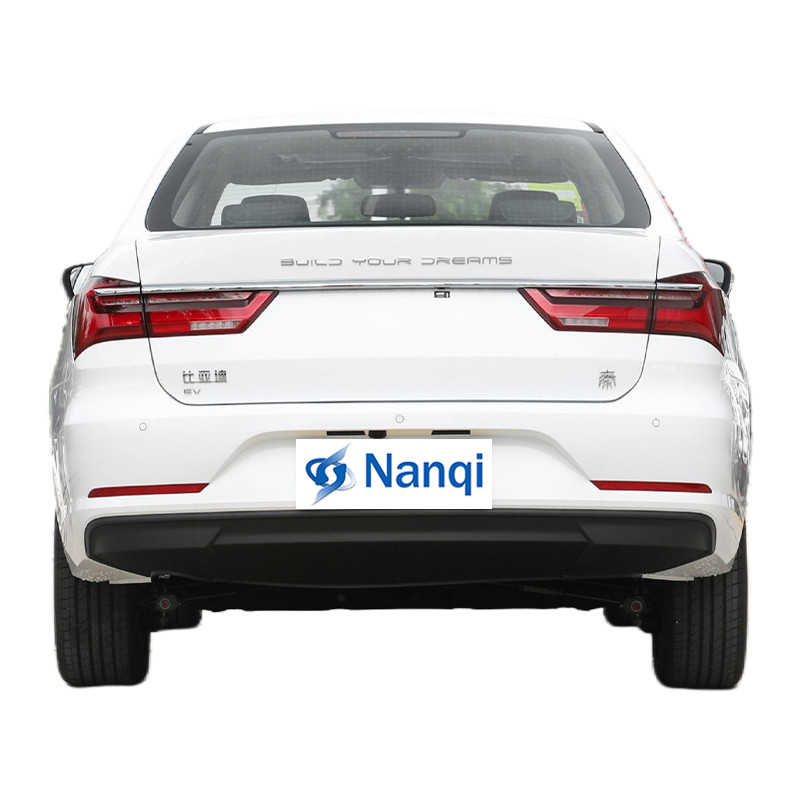 Pure Electric BYD Qin EV Veículos de Nova Energia 136P 4 portas 5 lugares Sedan